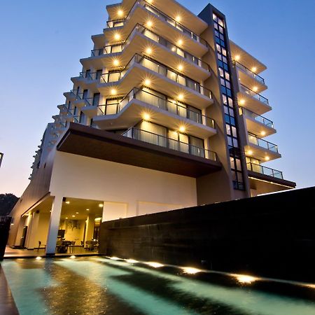 Hotel Tsix5 Quarter Pattaya Zewnętrze zdjęcie