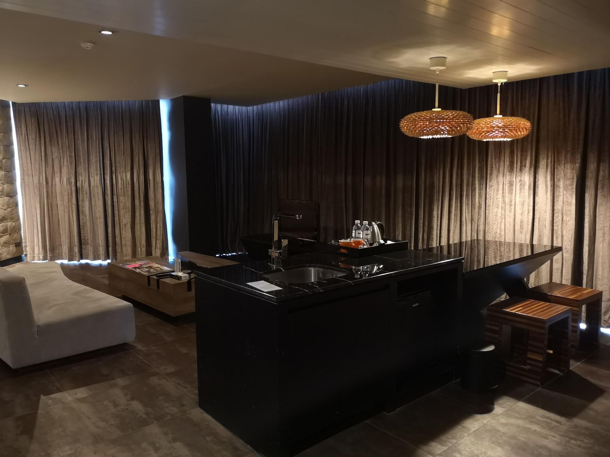Hotel Tsix5 Quarter Pattaya Zewnętrze zdjęcie