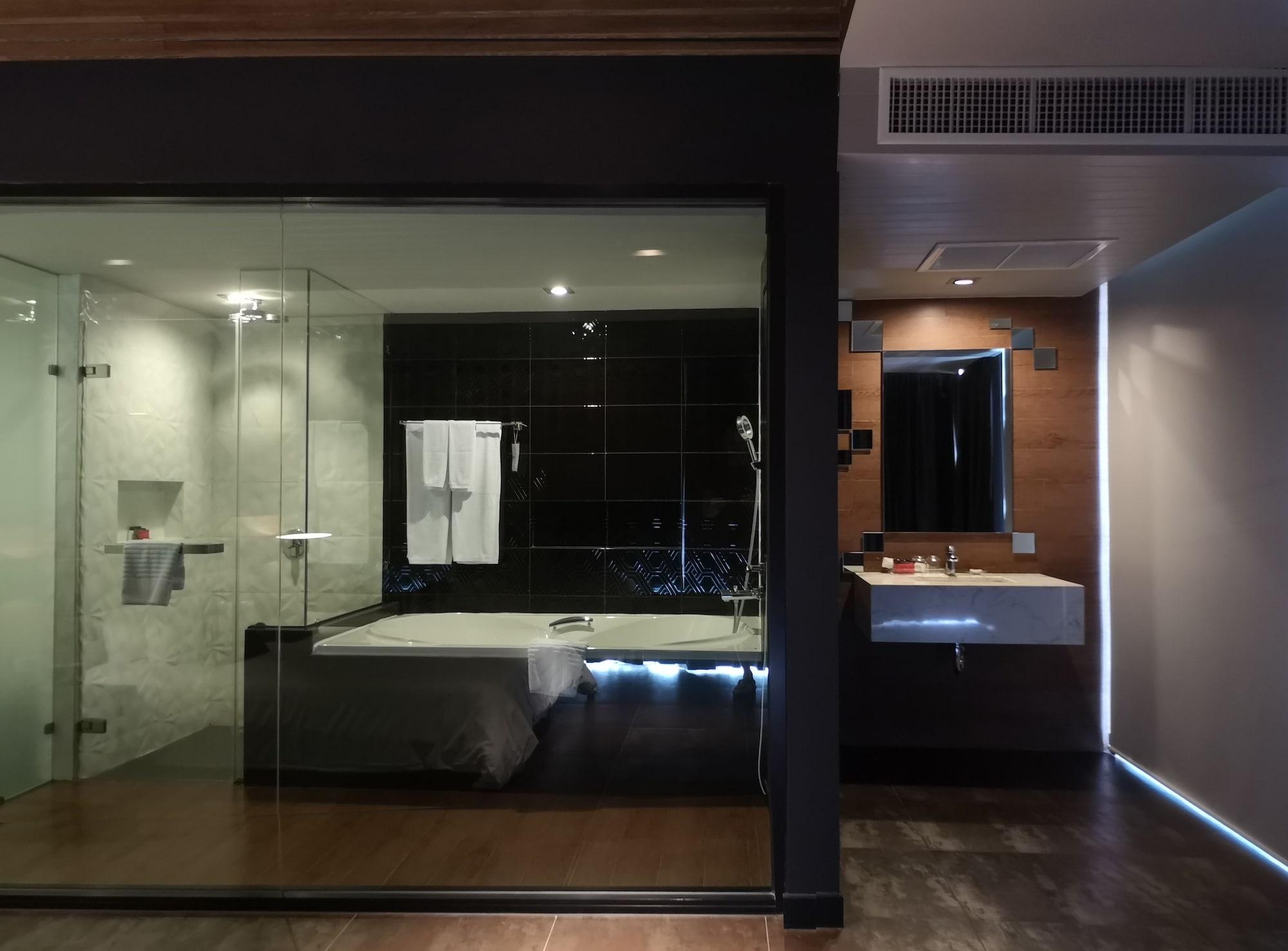 Hotel Tsix5 Quarter Pattaya Zewnętrze zdjęcie