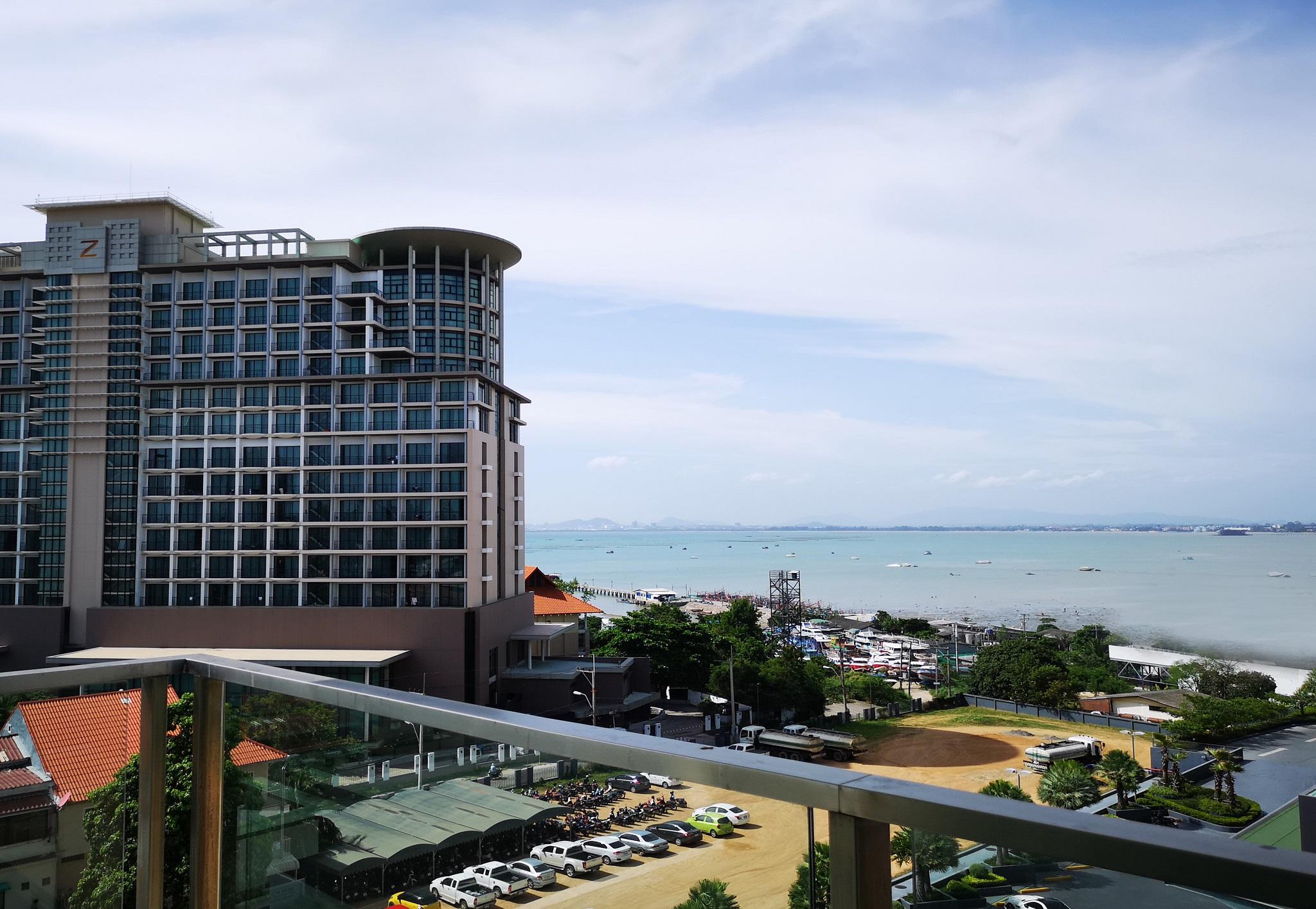 Hotel Tsix5 Quarter Pattaya Zewnętrze zdjęcie
