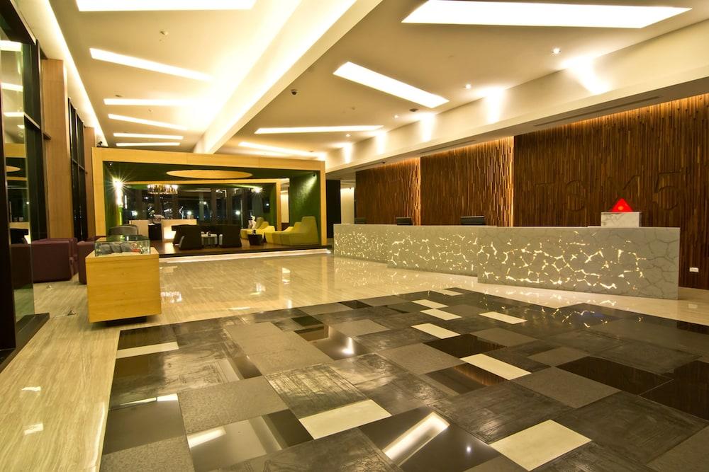 Hotel Tsix5 Quarter Pattaya Zewnętrze zdjęcie